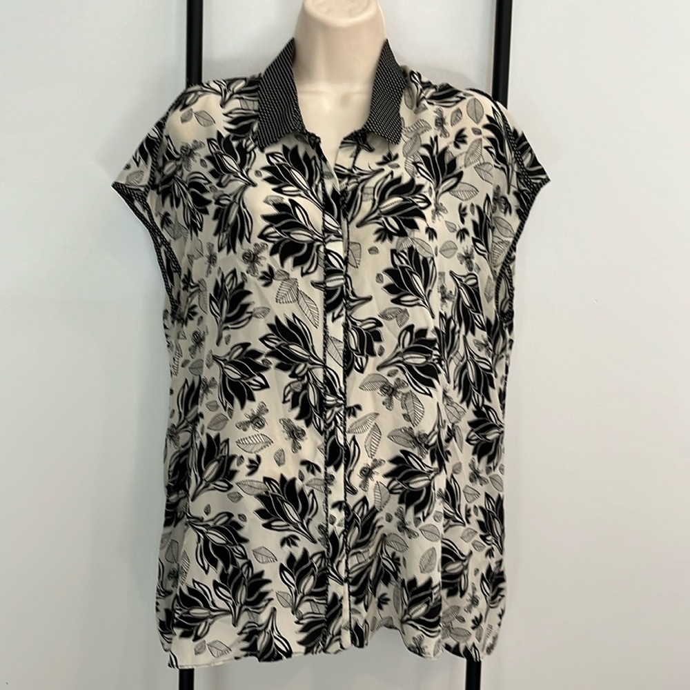 Anthropologie Postmark Silk Floral Bee Blouse Button Front Women Size M